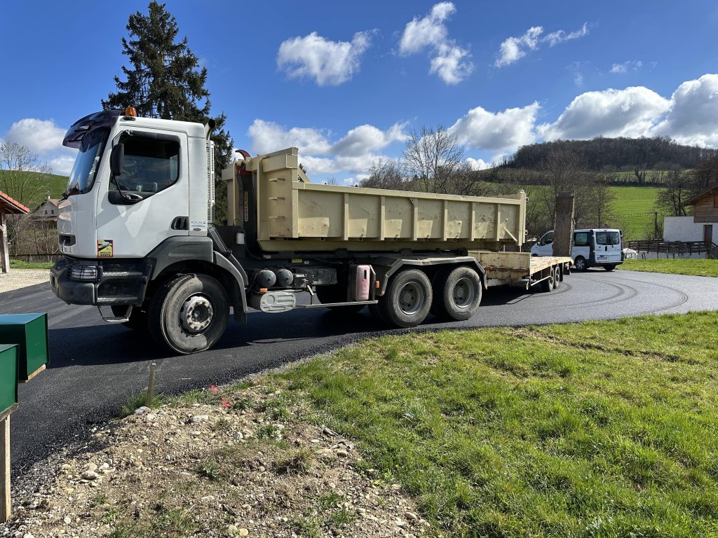 Photo d'un camion benne